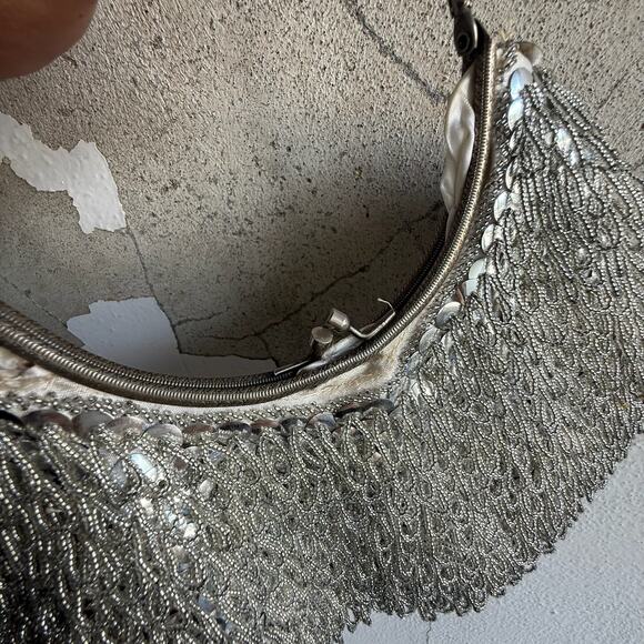 Vintage La Regale Silver Beaded Sequin Evening Bag Top Handle Purse Hong Kong - Picture 5 of 9